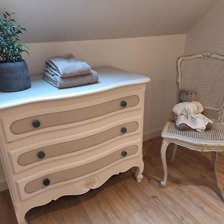 La Chambre Mademoiselle Causeuse Malville Kültér fotó